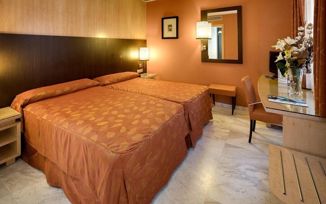 Interior Double room (full double bed)