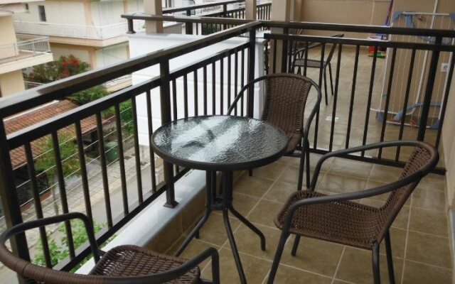 Dimitra's Apartments