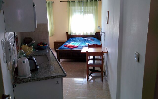 Allenby 2 Bed and Breakfast