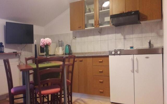 Apartments Antonia-5m from sea