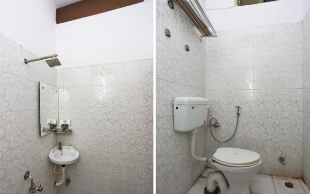 Oyo 24097 Hotel Gangotri
