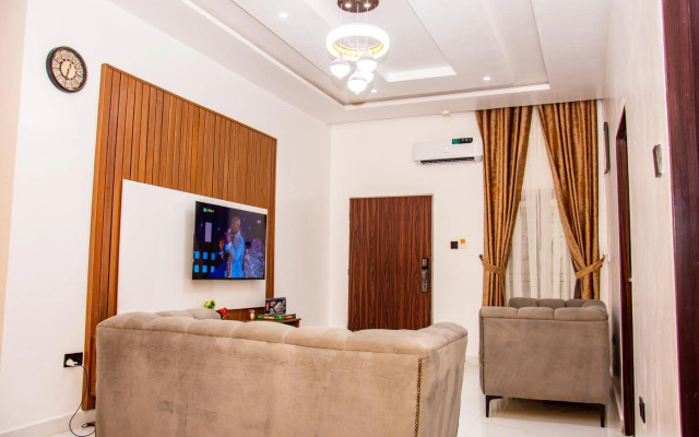 NIFEWAT APARTMENT,Cardiff suite 2bedroom apartment with gym ,Netflix and WiFi