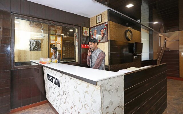 OYO 10328 Hotel Sanjay Palace