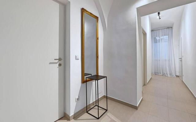 Vienne City Apartment Crown 6