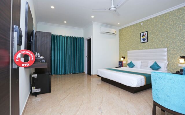 Townhouse OAK Hotel MP Inn