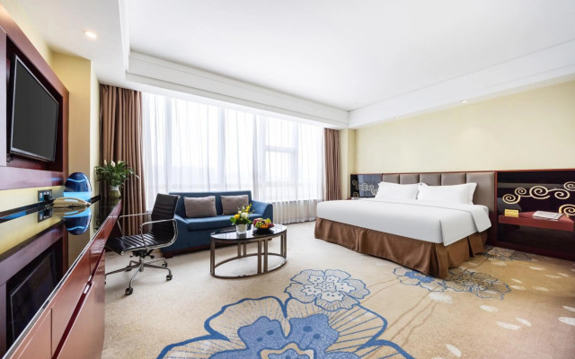 Avant-Garde Hotel