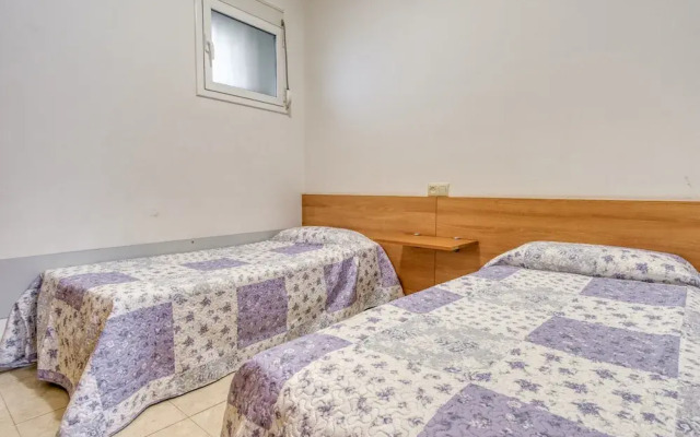 Apartment in Roses Near Sand Beach