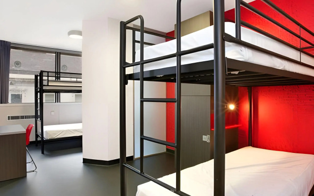 Space Hotel - Hostel
