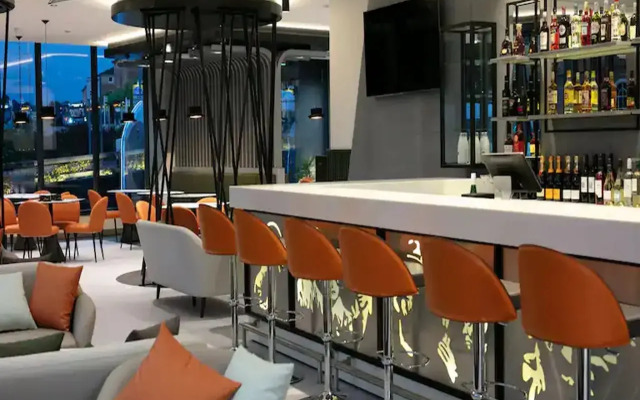 Spark by Hilton Luton