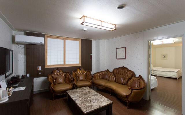 Benikea Jeonju Hansung Tourist Hotel