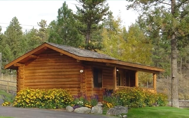 Somer's Bay Log Cabin lodging