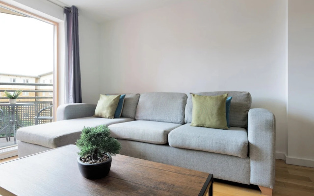 Modern Apartment in Bow
