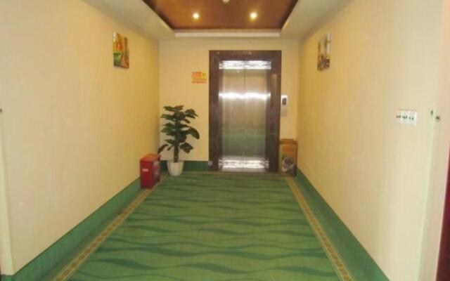 GreenTree Inn Nanjing ZhonGYAnGMEn Railway Station Express Hotel