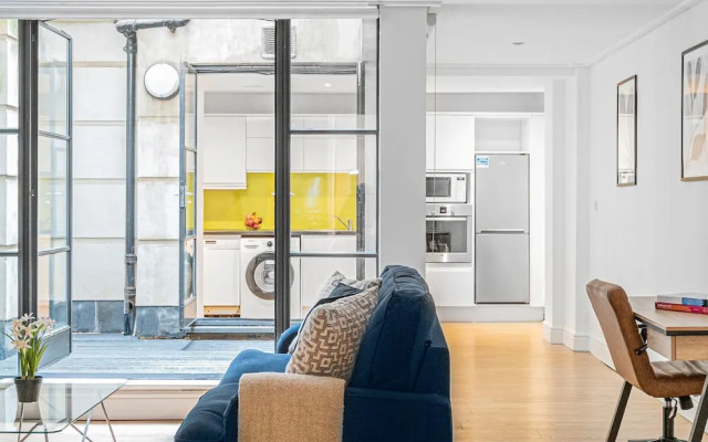 2BR with Patio in the Heart of Holborn