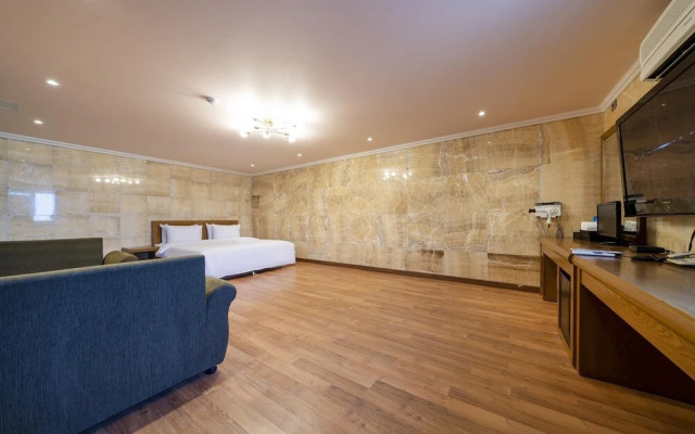 Tongyeong Hotel Opera