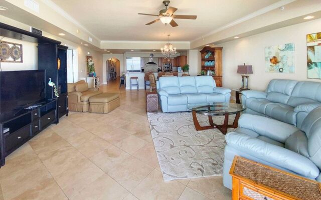 Dunes of Crystal Beach by Destin Getaways