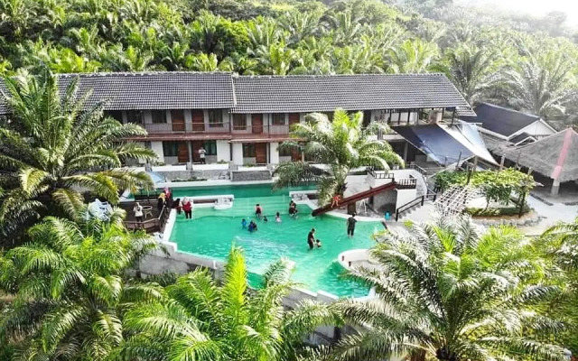 Embun Resort Lake Sahom