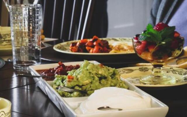 The House at Seven Oaks