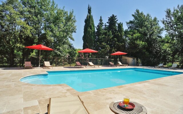 Mansion With 5 Bedrooms in Grans, With Pool Access, Furnished Garden a