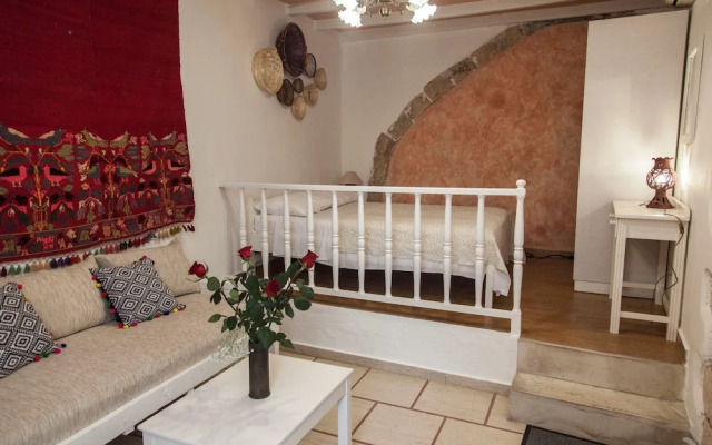 Kasteli Suites