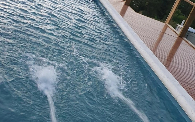 al pie de las sierras en villa del lago