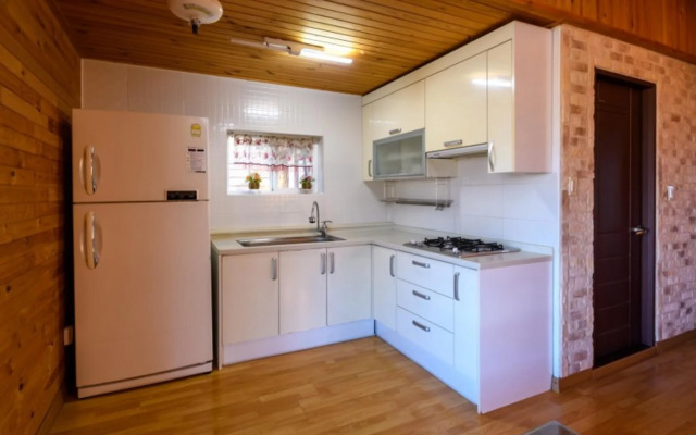 Yangyang Seorak Badanamuro Pension