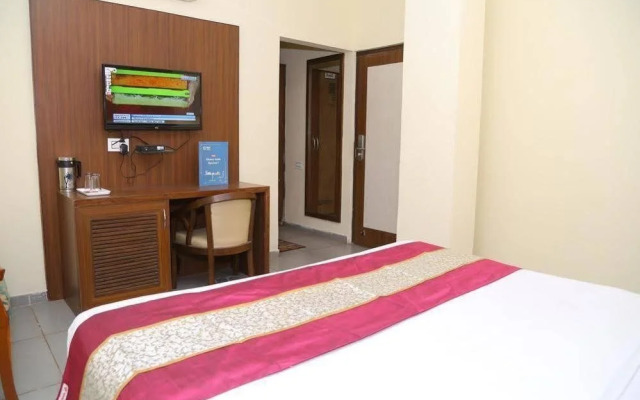 OYO Rooms Paras down Town Mall