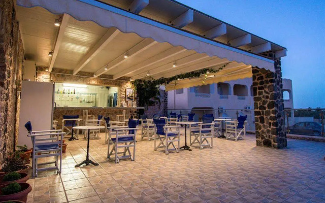 Fira Calm Hotel