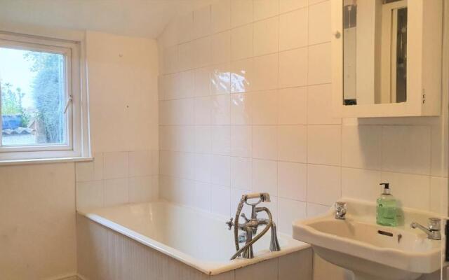 4 Bedroom Townhouse + Parking