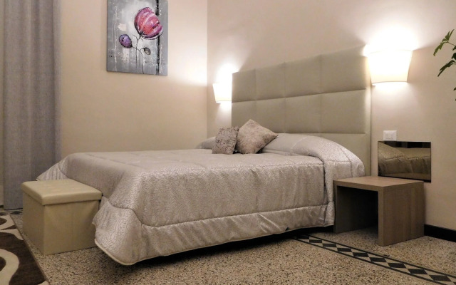 Moonlight Hotel & Suites