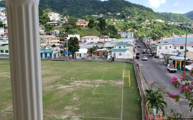 Unit 5/6 Private Apartment - Roseau