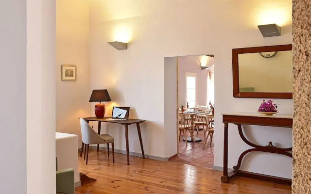 The Noble House Suites & Apartments