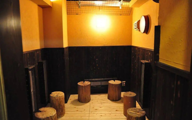 Capsule Hotel and Sauna Ikebukuro Plaza