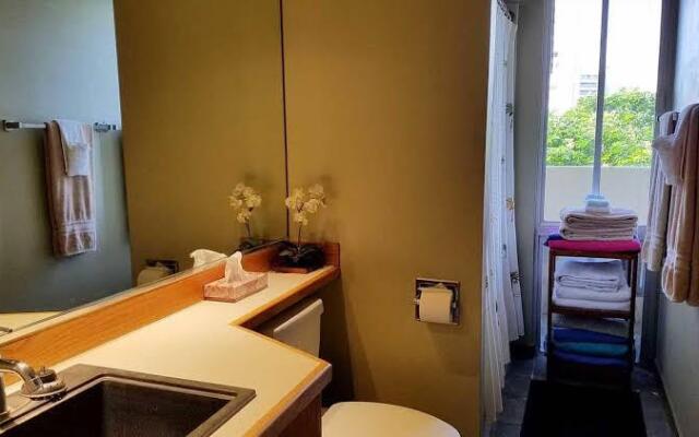 Diamond Head Beach Hotel 805