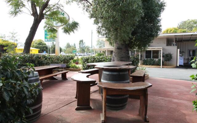 Acacia Motel