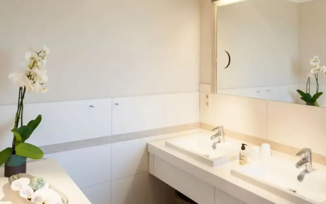 Reethuus Sud Modern Retreat