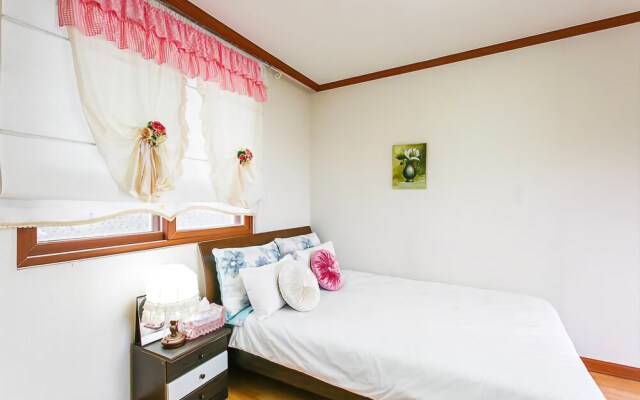 Seosan Sayblue Pension
