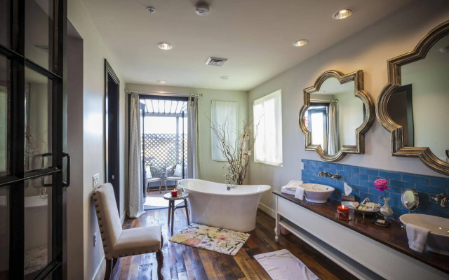 Bespoke Inn Scottsdale