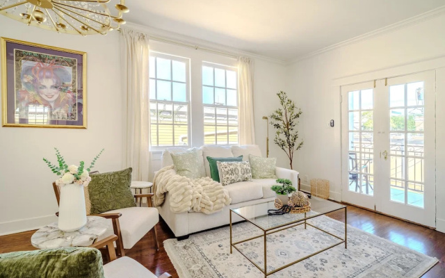 *FREE* Parking/Renovated Gem near French Qtr