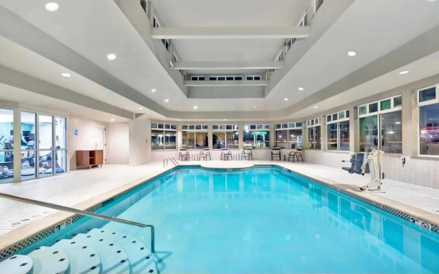 Holiday Inn Express Hotel & Suites Kansas City - Grandview