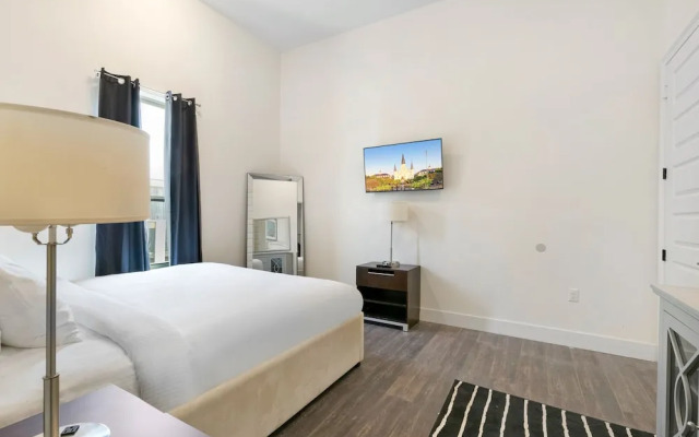 Stunning Condos Near French Quarter