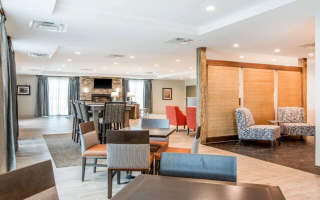 Comfort Inn & Suites