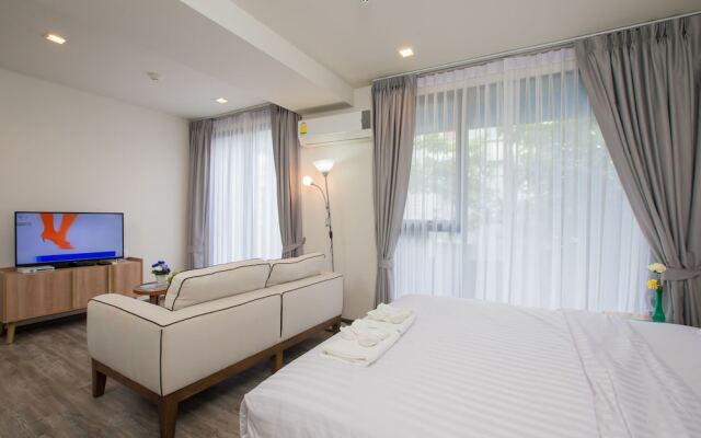 The Deck Condo Patong by VIP