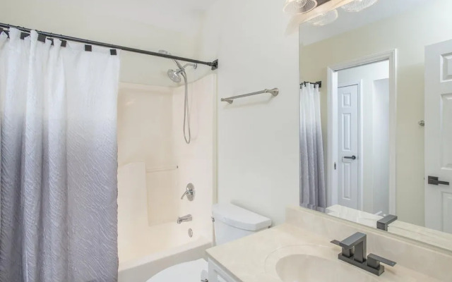 Azure 4 Bedroom Home by RedAwning