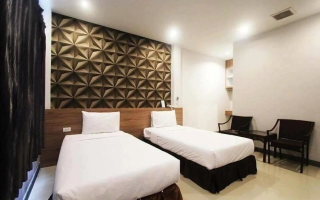 Seree Grand Resort
