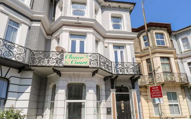 Clover Court