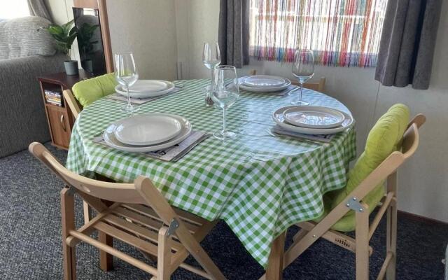 27 Tower View Pevensey Bay Holiday Park Beach