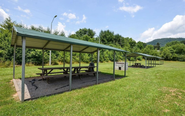 Americas Best Value Inn Canton, NC