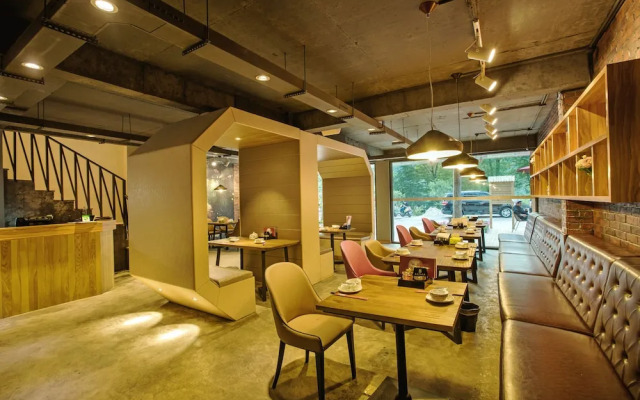 Wuyishan Ancient Street No.3 Tea Inn