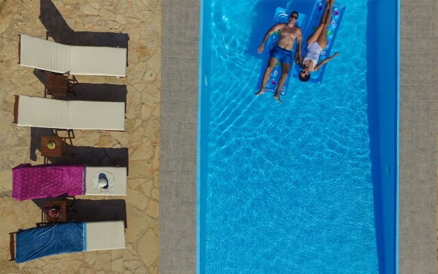Villa Malaxa and Suites
